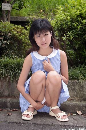 Petite écolière japonaise upskirt